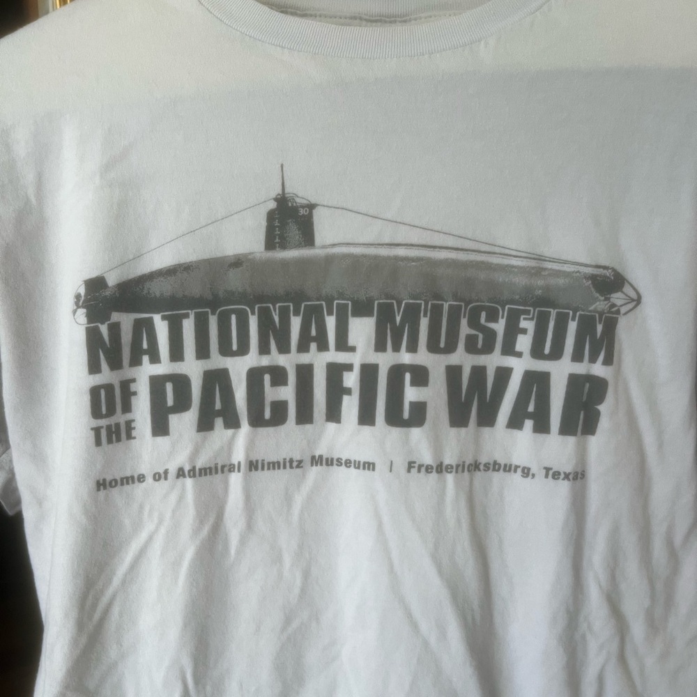 National Museum of the Pacific War White T-Shirt size large